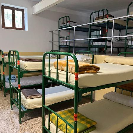Albergue Municipal Hostel San Martin del Camino Ngoại thất bức ảnh